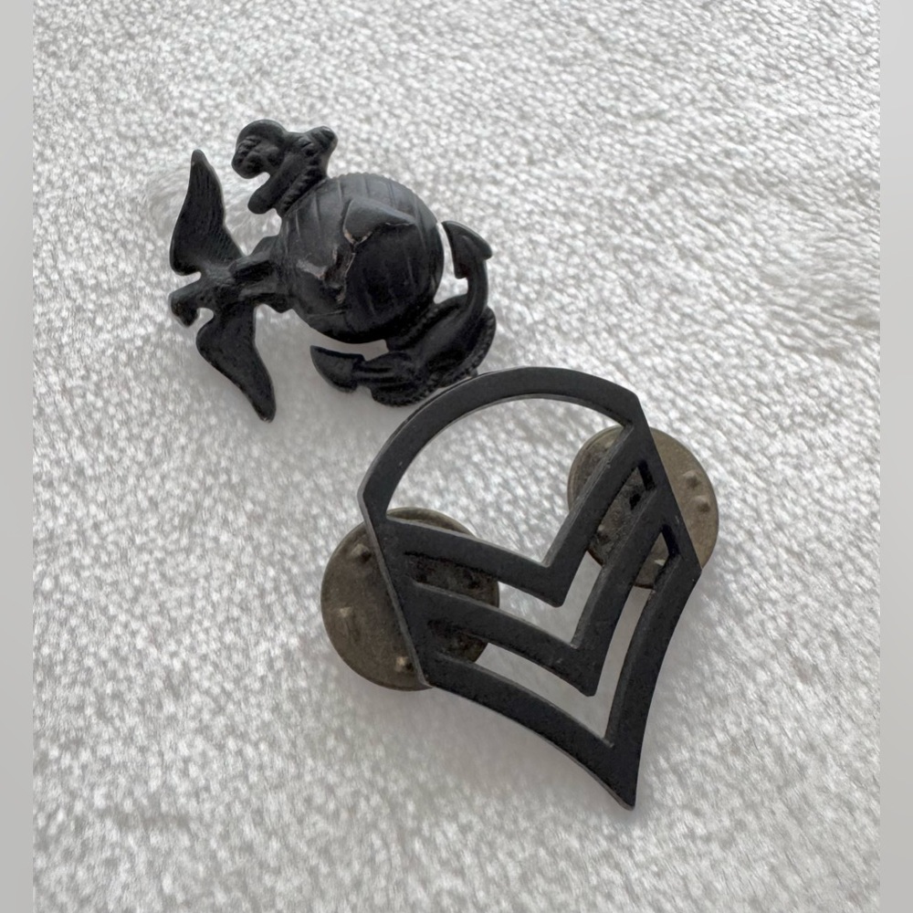 Vintage USA Military LI G1 Metal Blackened & Hat Insignia Pin Set of 2